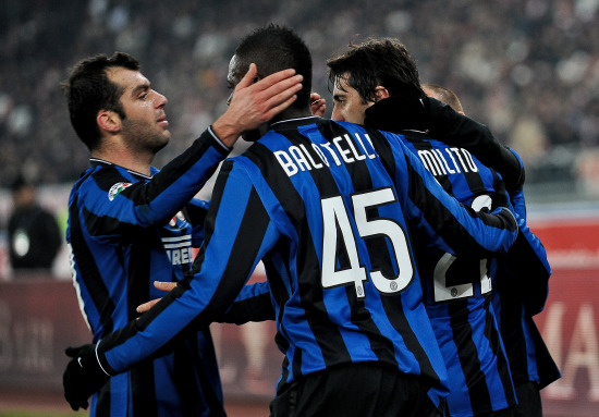 中超比赛亮点：上海海港2-1取胜山东泰山,（中超战报：上海海港2比1力克山东泰山）